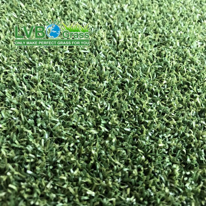 Golf putting green